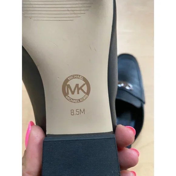 MICHAEL Michael Kors BNWT "Ashley" black logo plate mules women NEW - Picture 8 of 10